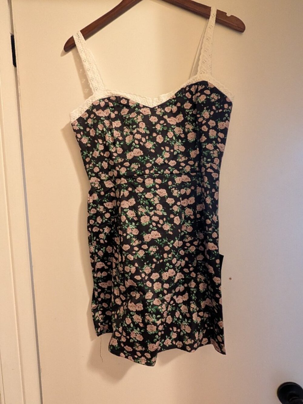 Lulu's floral mini dress size M NWT
